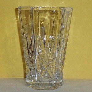 24 % Lead Crystal Hexagon Vase